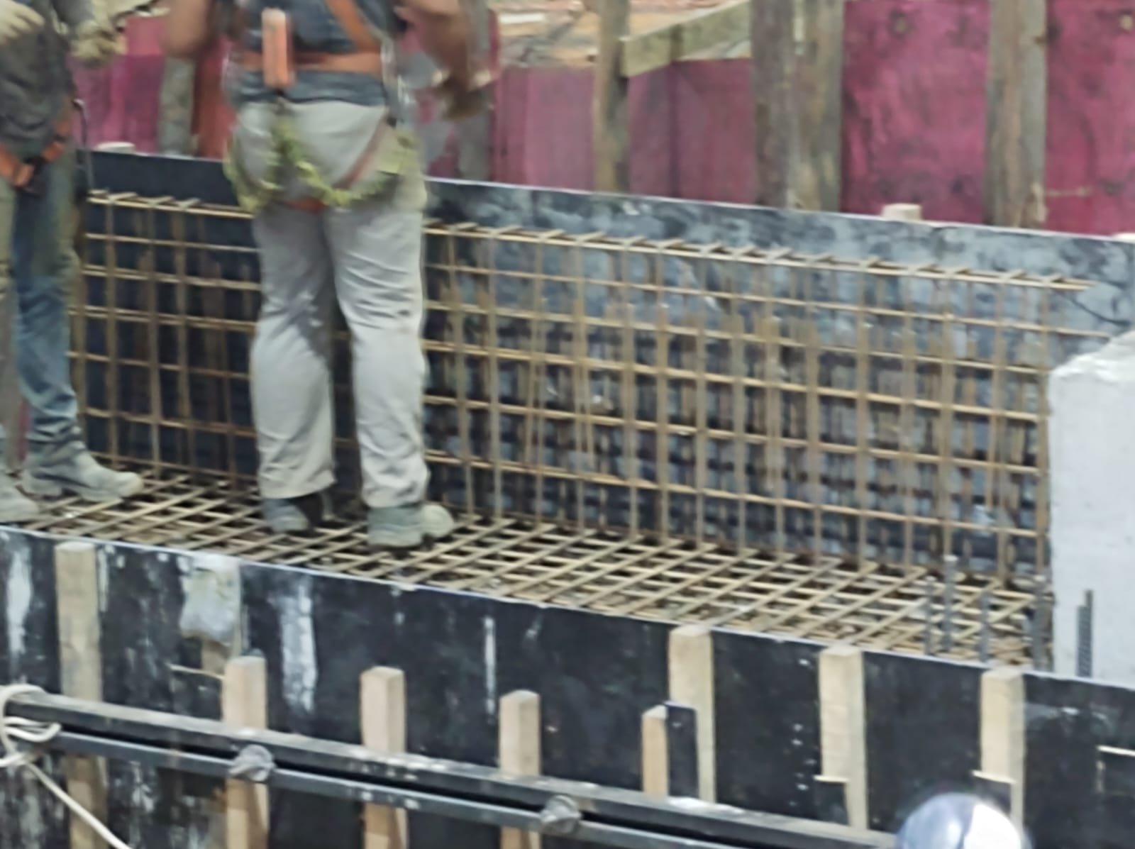 atendimento FJS Engenharia, consultoria, fundações, estruturas metalicas, locação de equipamentos para obra, andaimes, maquinas, serralheria industrial, projetos, comercio, industria, Suzano, Arujá, Bertioga e região